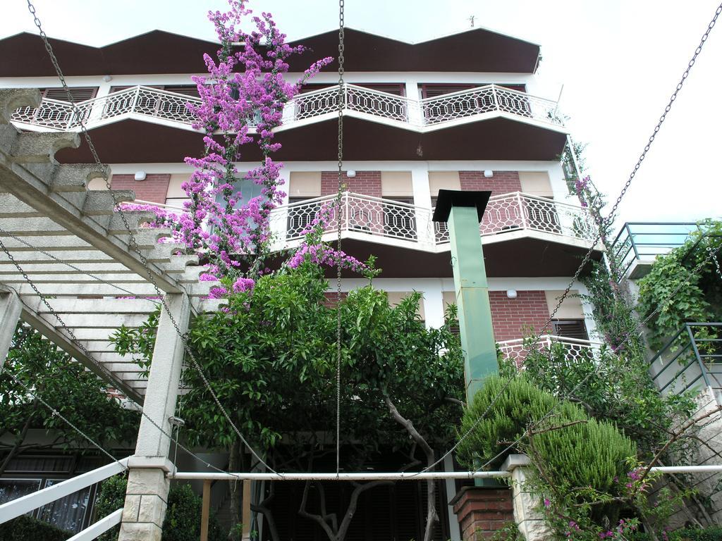 Apartments Dobrila Podgora Exterior foto